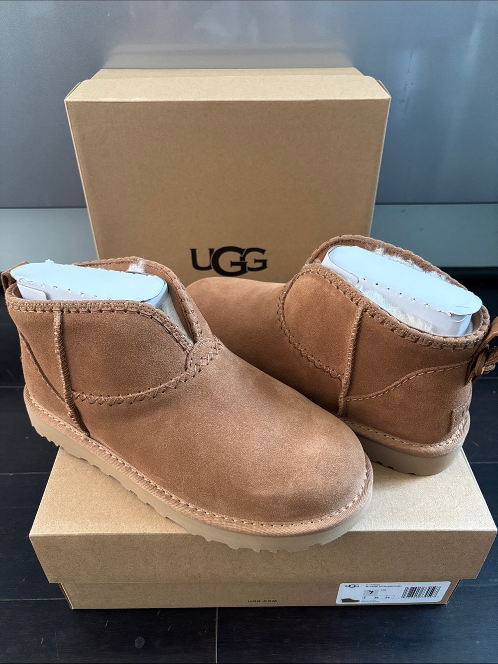 UGG CLASSIC ULTRA MINI ELARIA IN CHESTNUT SZ 7 , 8 NEW IN BOX